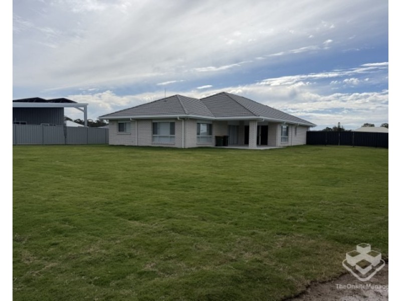 134 Beach Drive, Burrum Heads QLD 4659