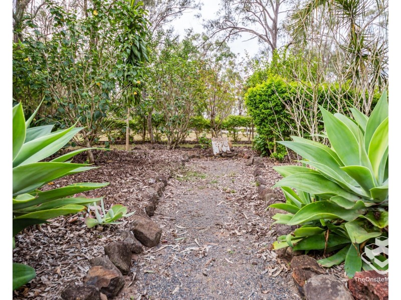 34 Kurrajong Drive, Nanango QLD 4615