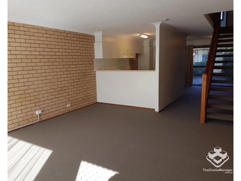 8/12 Shrike Court, Burleigh Waters QLD 4220