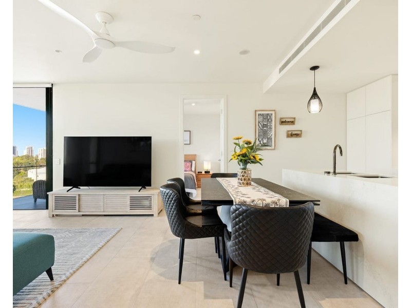 ID:21186332/2 The Lanes Boulevard, Mermaid Waters QLD 4218