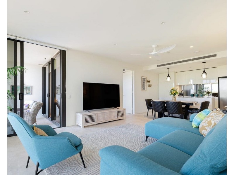 ID:21186332/2 The Lanes Boulevard, Mermaid Waters QLD 4218