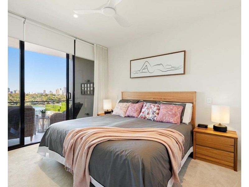 ID:21186332/2 The Lanes Boulevard, Mermaid Waters QLD 4218