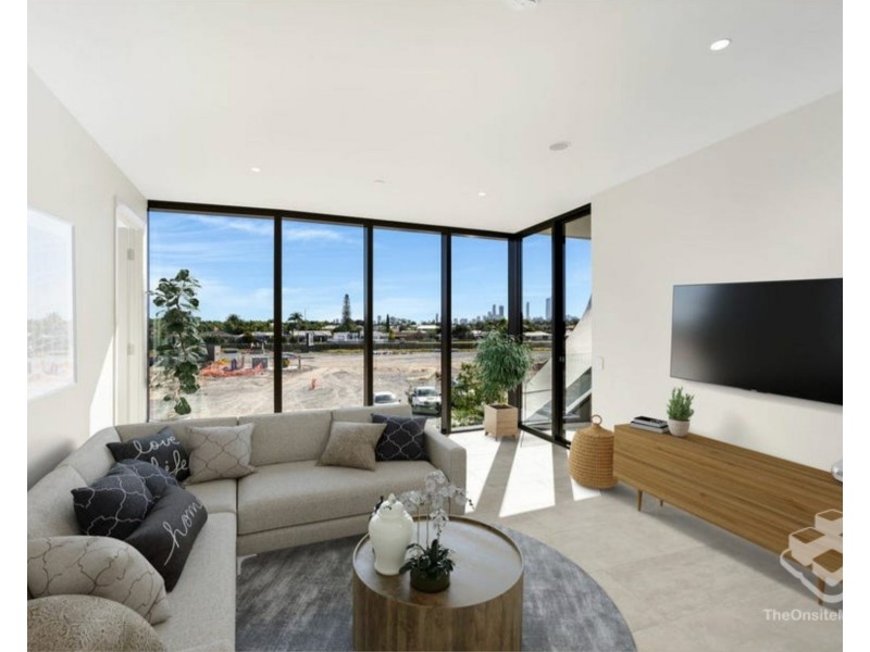 ID:21186332/2 The Lanes Boulevard, Mermaid Waters QLD 4218