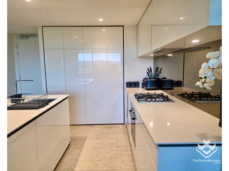 505d/1 The Concourse, Benowa QLD 4217