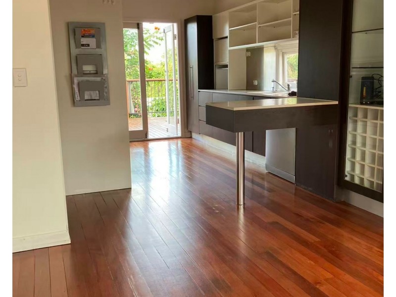 10 Alicia Street, Southport QLD 4215