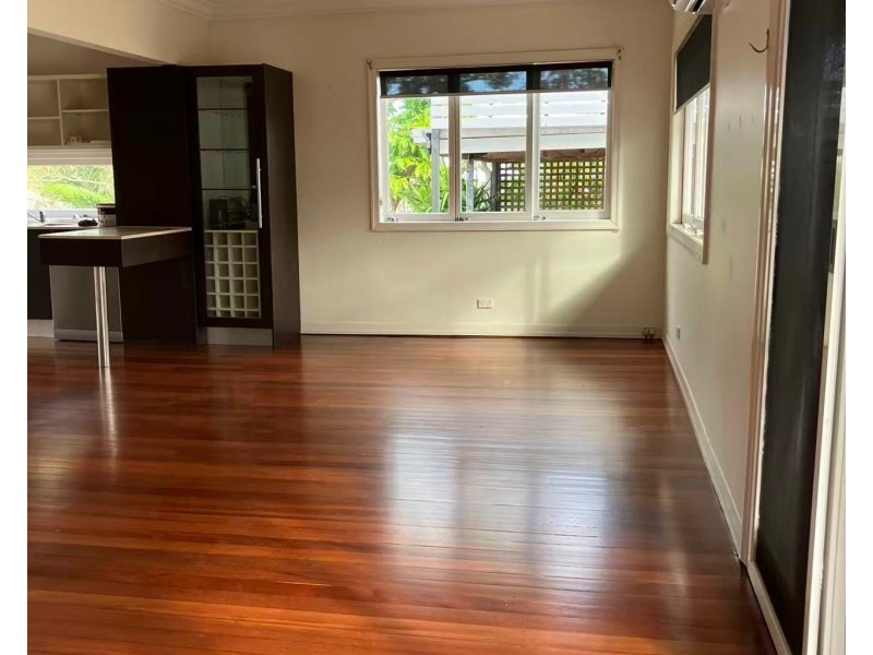 10 Alicia Street, Southport QLD 4215