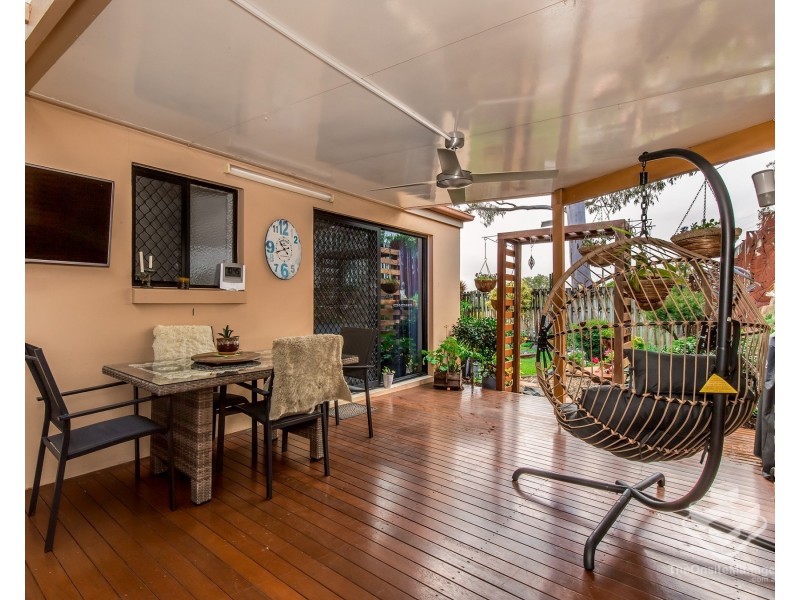 1 Studio Drive, Oxenford QLD 4210