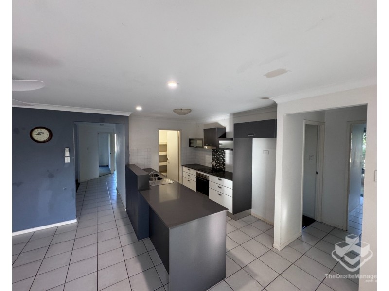18 Shaw Place, Redland Bay QLD 4165