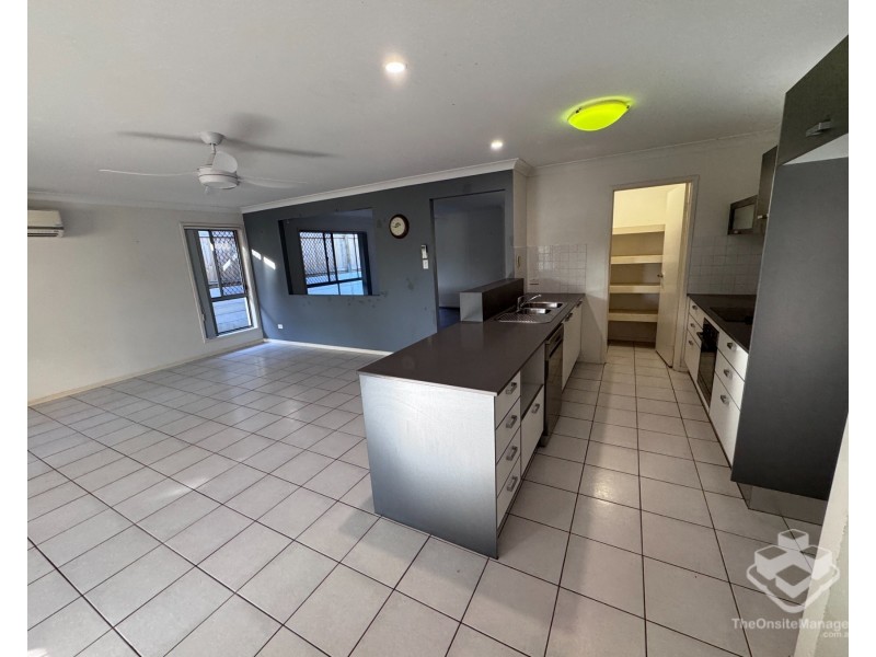 18 Shaw Place, Redland Bay QLD 4165