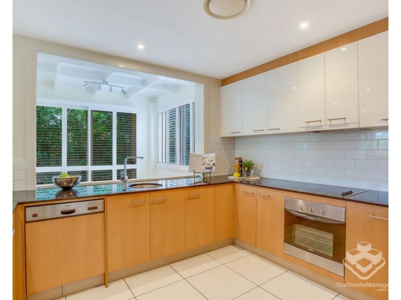 140 Easthill Drive, Robina QLD 4226