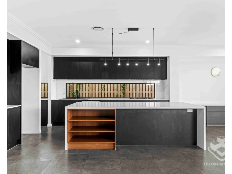 29 Santa Monica Boulevard, Hope Island QLD 4212