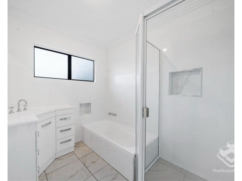 124 Bardon Road, Kingston QLD 4114
