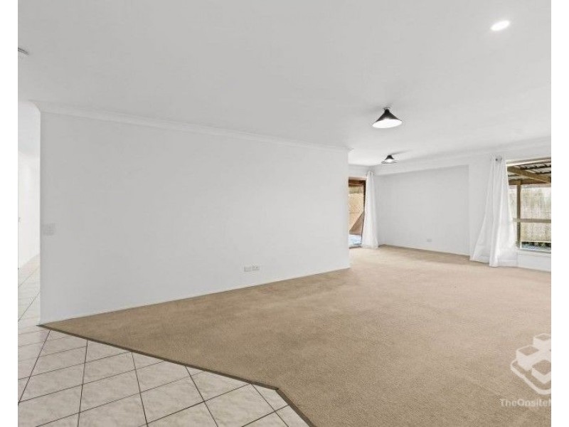 17 Allenby Crescent, Windaroo QLD 4207