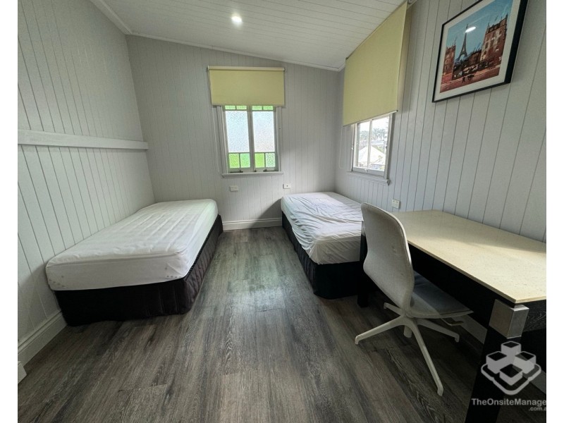 37 Sedgebrook Street, Spring Hill QLD 4000