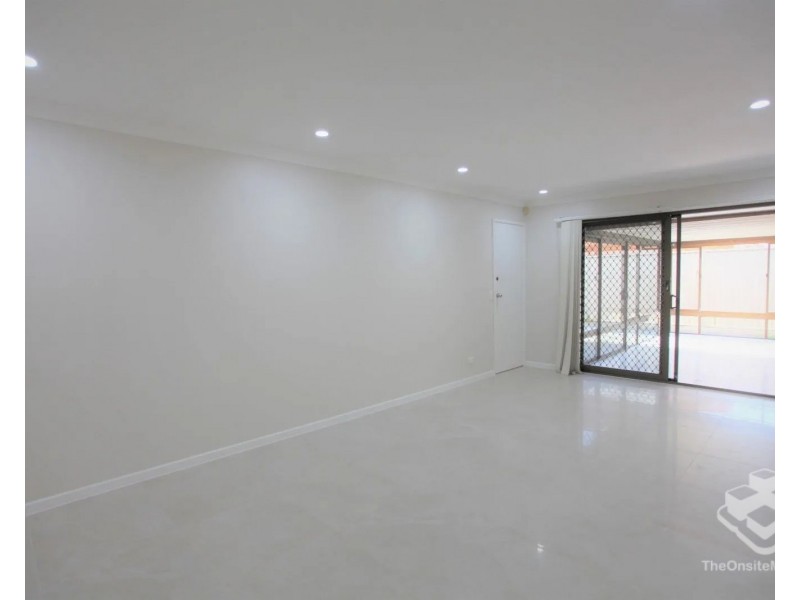 1 Orpheus Road, Mermaid Waters QLD 4218