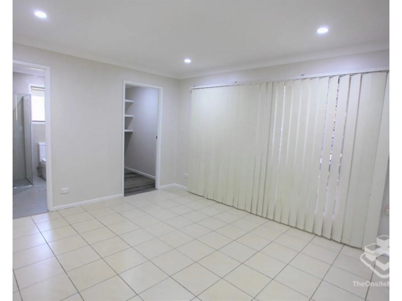 1 Orpheus Road, Mermaid Waters QLD 4218