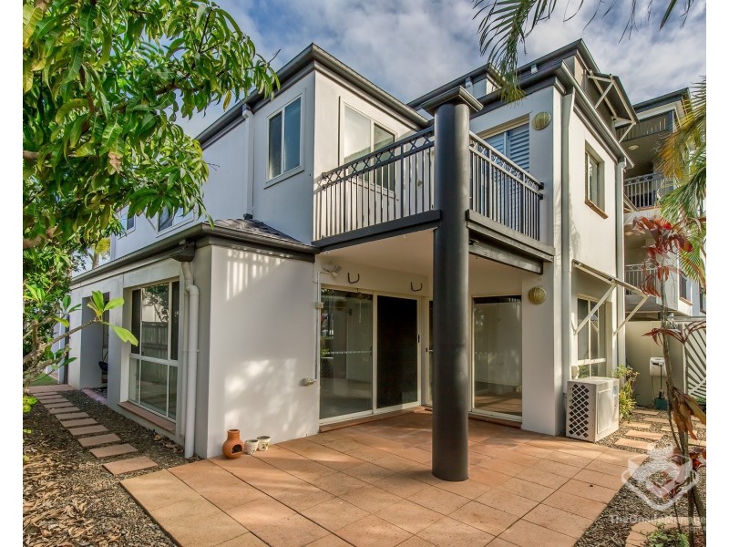 45/82 Limetree Parade, Runaway Bay QLD 4216