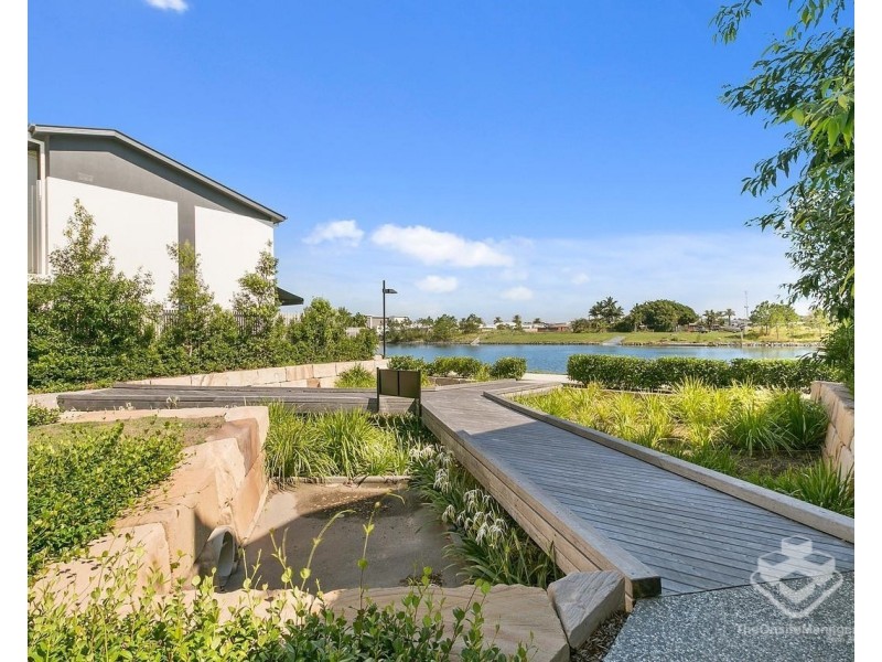 16/126 Marina Quays Boulevard, Hope Island QLD 4212