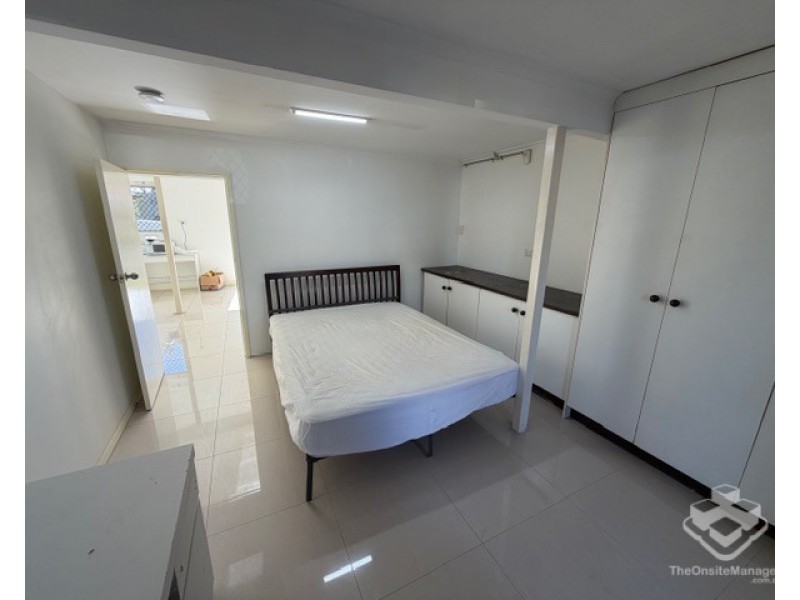 8 Bettina Street, Macgregor QLD 4109