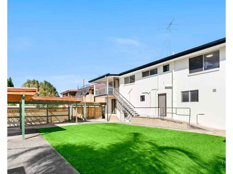 8 Bettina Street, Macgregor QLD 4109