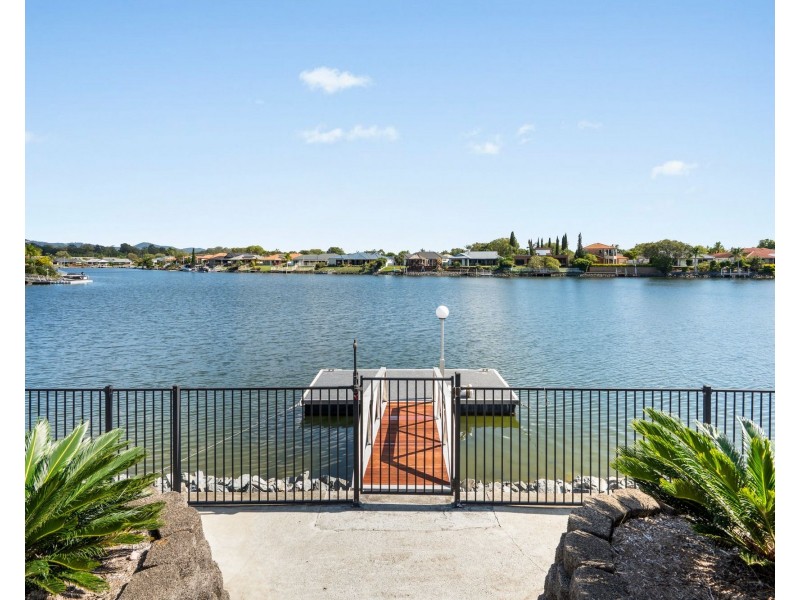 38 Lakeshore Drive, Helensvale QLD 4212