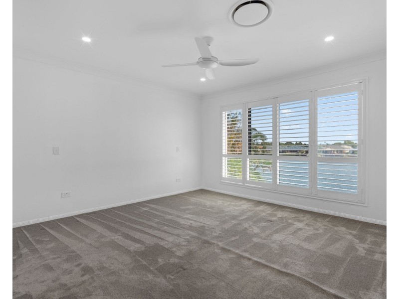 38 Lakeshore Drive, Helensvale QLD 4212