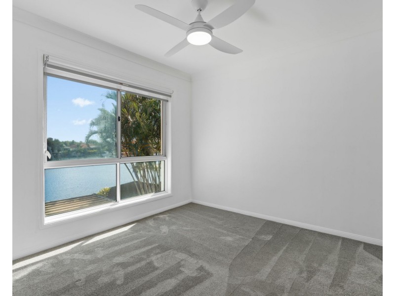 38 Lakeshore Drive, Helensvale QLD 4212