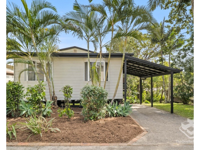 27 Woodlands Drive, Stapylton QLD 4207