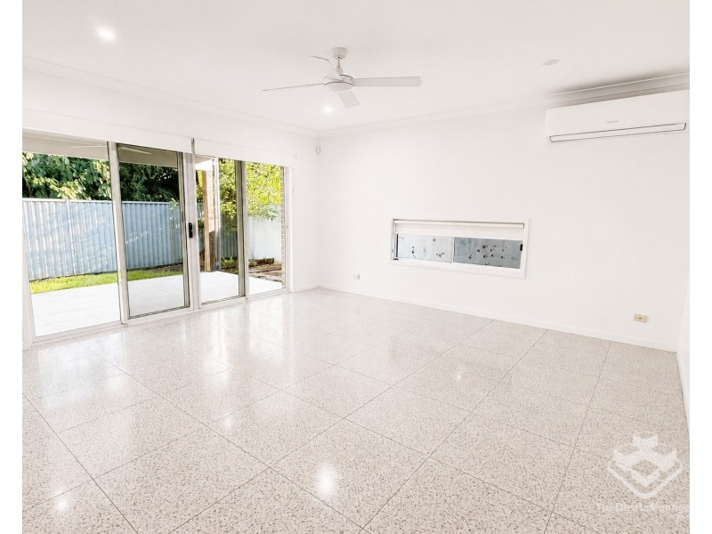 30 Compass Drive, Biggera Waters QLD 4216