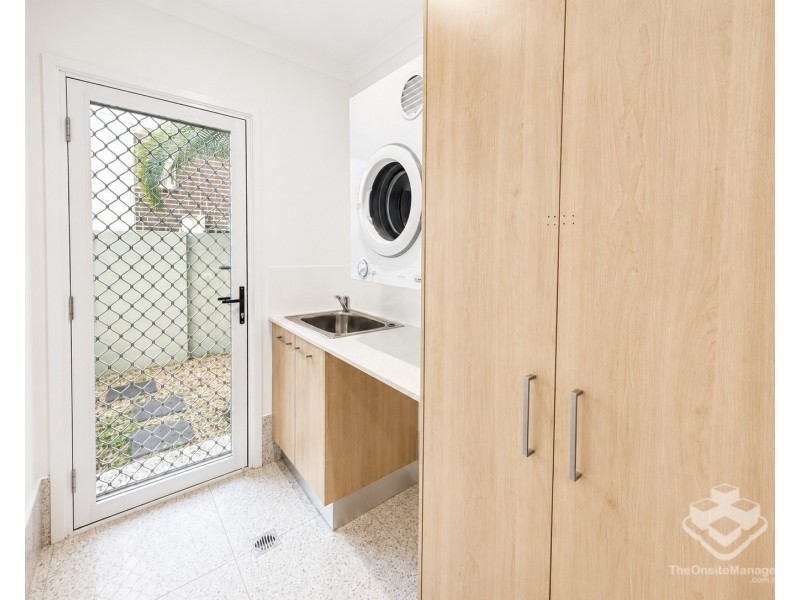 30 Compass Drive, Biggera Waters QLD 4216