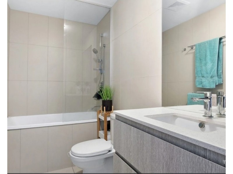 ID:21187822/378 Marine Parade, Labrador QLD 4215