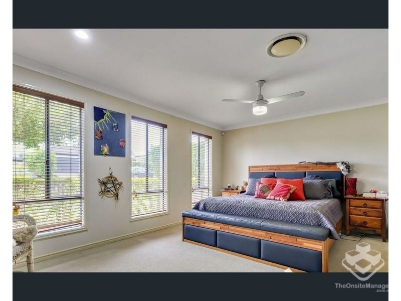 10 Parkside Place, Forest Lake QLD 4078
