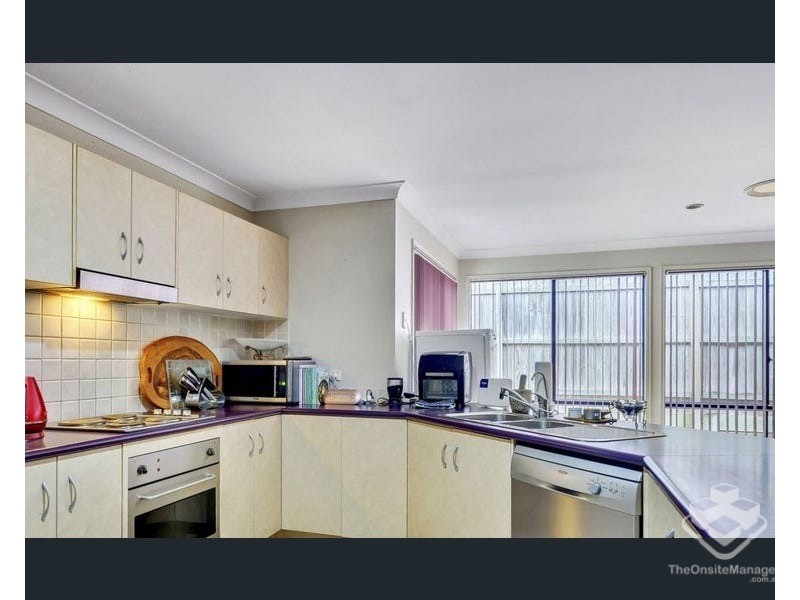 10 Parkside Place, Forest Lake QLD 4078