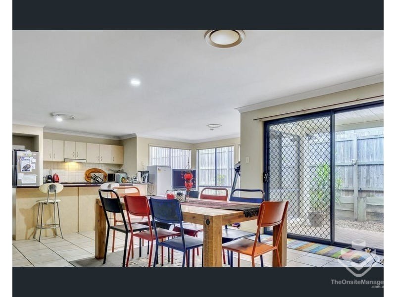 10 Parkside Place, Forest Lake QLD 4078