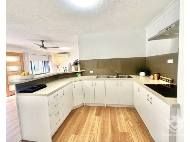 31/172 Barrier Reef Drive, Mermaid Waters QLD 4218