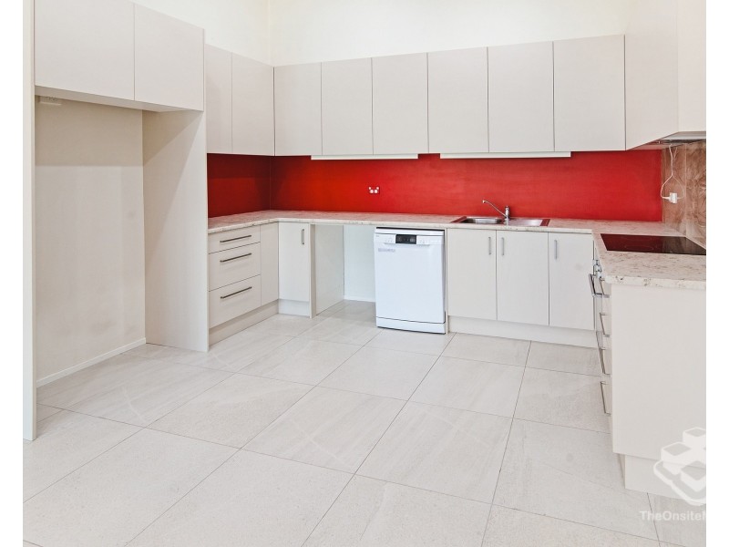 1 Kingfield Court, Regents Park QLD 4118