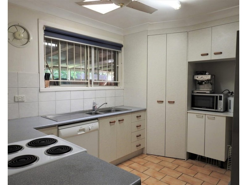 6 Koumala Street, Mansfield QLD 4122