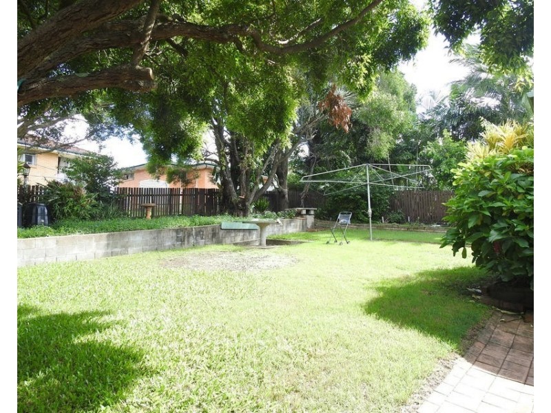 6 Koumala Street, Mansfield QLD 4122
