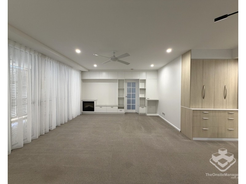 3053/3029 The Boulevard, Carrara QLD 4211