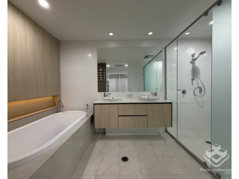 3053/3029 The Boulevard, Carrara QLD 4211