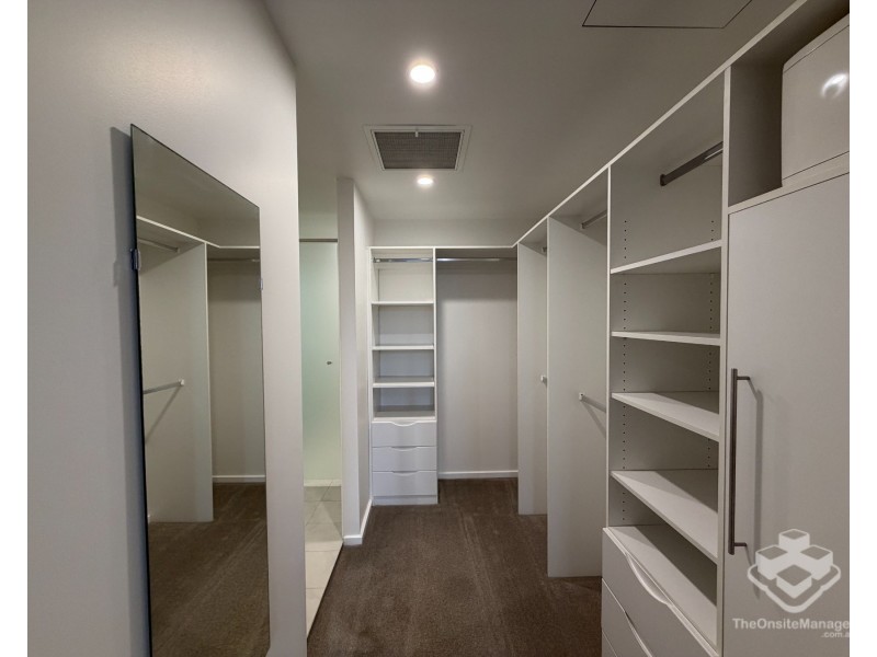 3053/3029 The Boulevard, Carrara QLD 4211