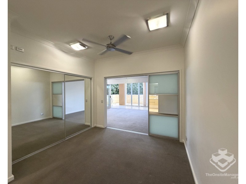 3021/3029 The Boulevard, Carrara QLD 4211