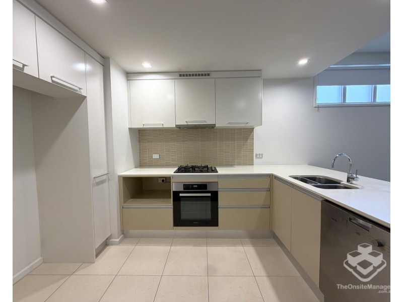 3021/3029 The Boulevard, Carrara QLD 4211