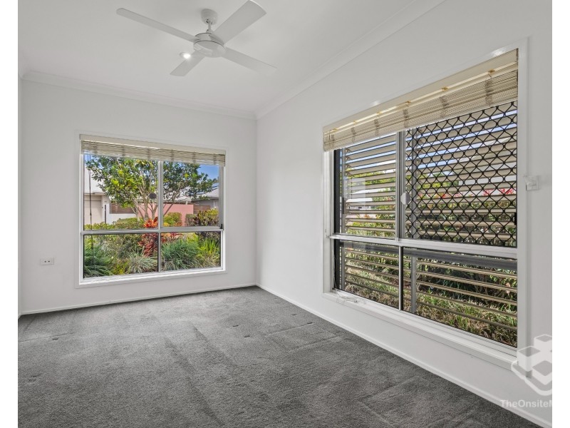 74/2 Grand Parade, Kawana Island QLD 4575