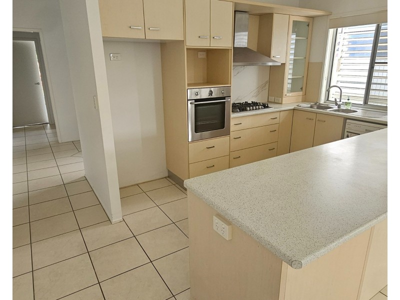 74/2 Grand Parade, Kawana Island QLD 4575