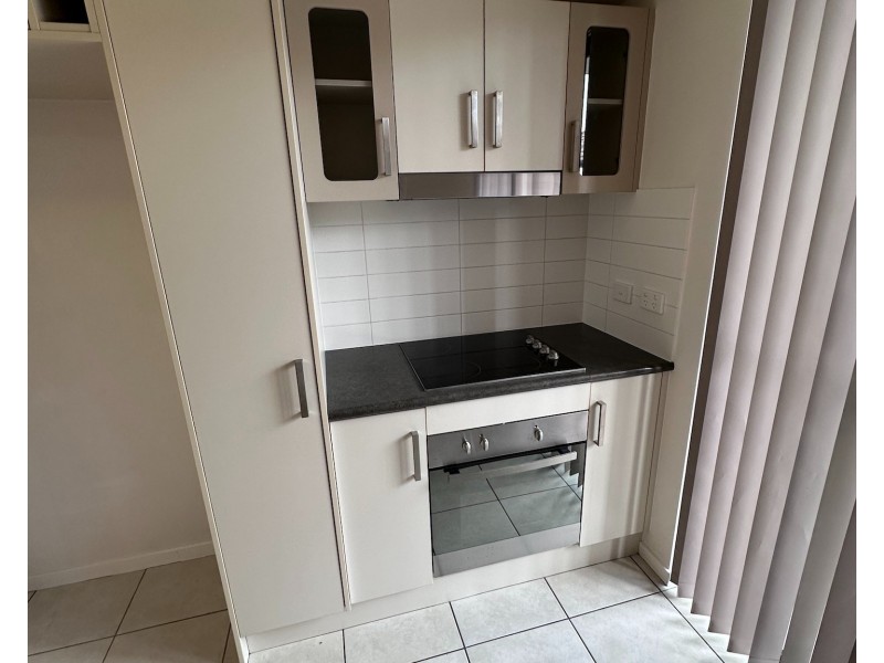 ID:21188521/6-24 Henry Street, West End QLD 4810
