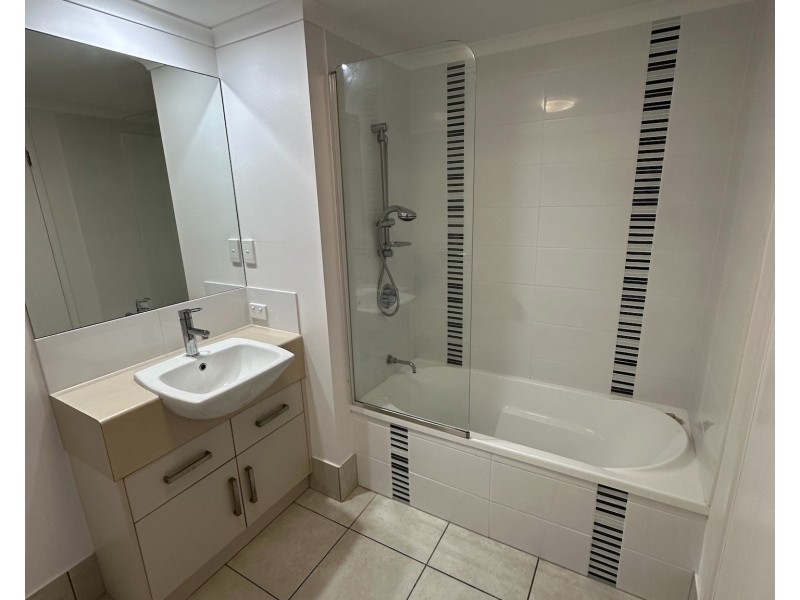ID:21188521/6-24 Henry Street, West End QLD 4810