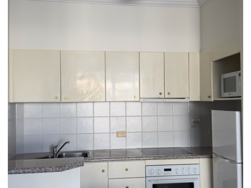 ID:21188641/198 Surf Parade, Surfers Paradise QLD 4217