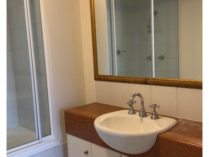 ID:21188641/198 Surf Parade, Surfers Paradise QLD 4217