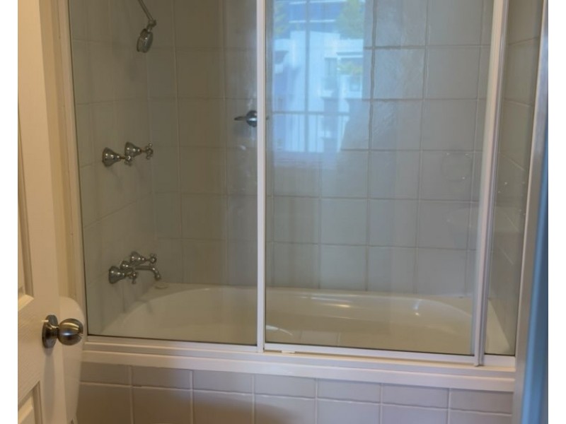 ID:21188641/198 Surf Parade, Surfers Paradise QLD 4217